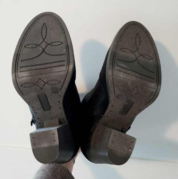 NWOT Heeled Bootie NEVER WORN - Picture 6 of 7